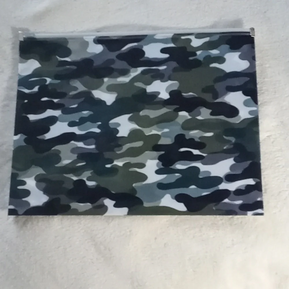 STAPLES CAMO POLY SLIDE ENVELOPES! NEW!! BUNDLE OF 10